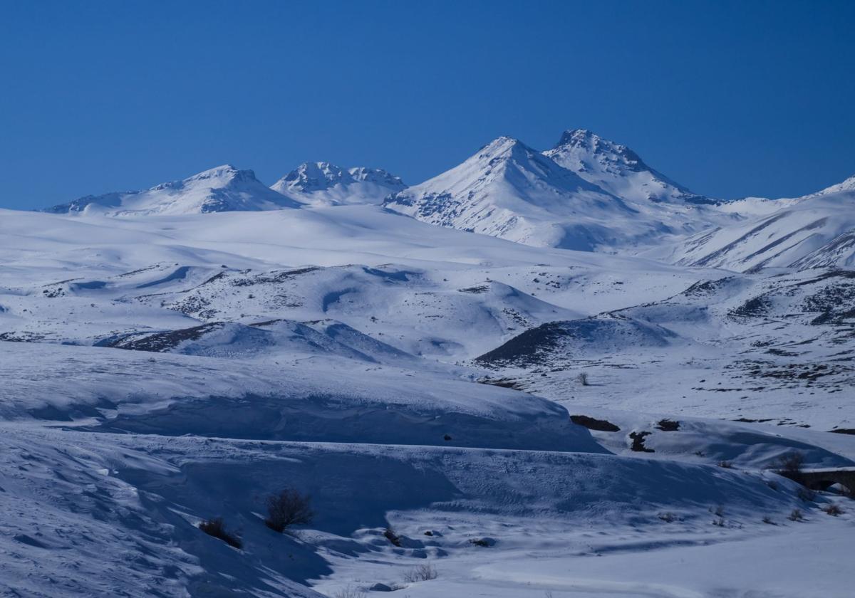 Imagen del monte Aragats, en Armenia