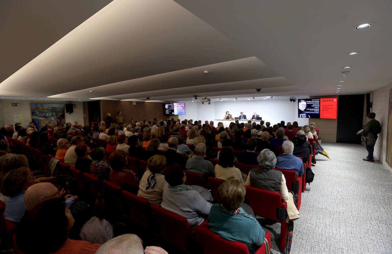 La presentación del libro &#039;Dueños del mundo&#039;, de José Calvo Poyato, en imágenes