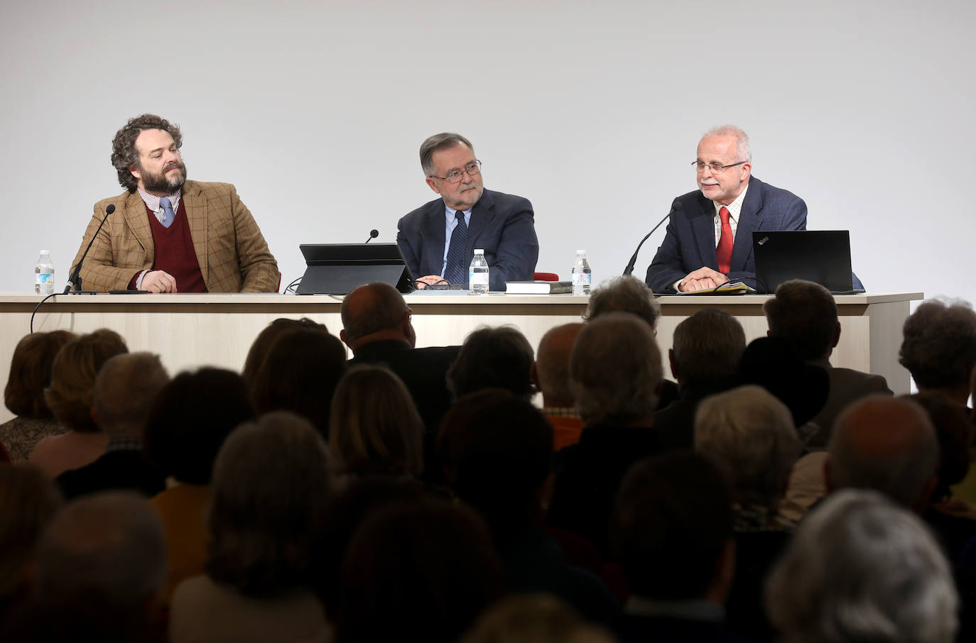 La presentación del libro &#039;Dueños del mundo&#039;, de José Calvo Poyato, en imágenes