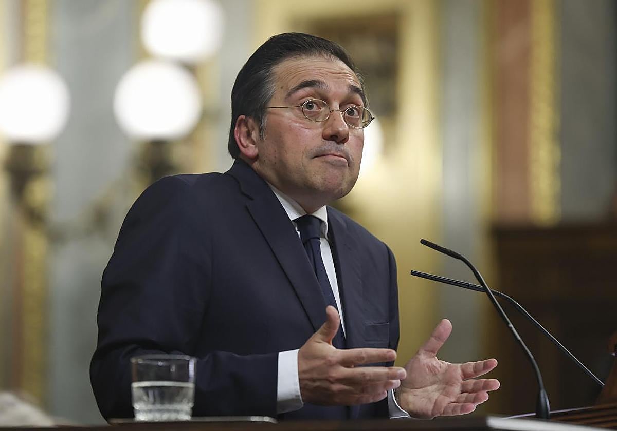El ministro de Asuntos Exteriores, Unión Europea y Cooperación, José Manuel Albares, interviene este miércoles en el pleno del Congreso