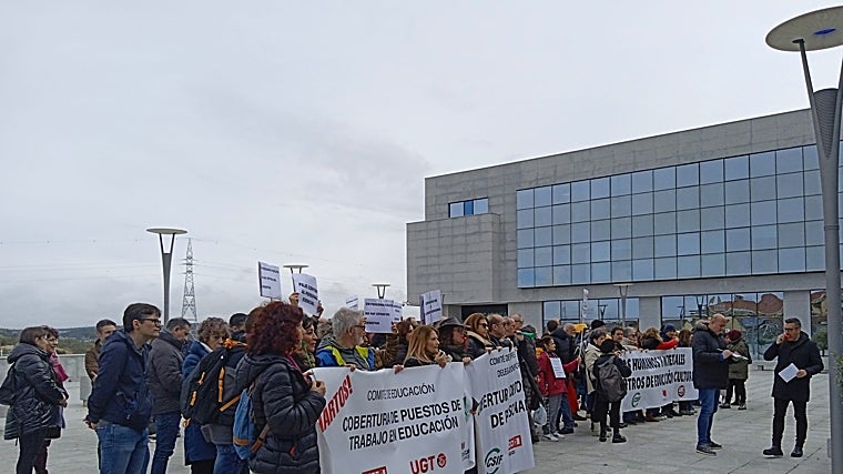 Los sindicatos de personal laboral de Educación exigen a la Junta la ...
