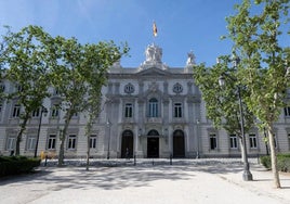 El Supremo revoca una sentencia del TSJA que condenó a un abuelo por abusar de su nieta en Granada