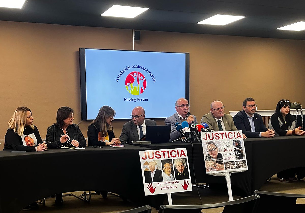 La asociación SOSdesaparecidos, durante la rueda de prensa