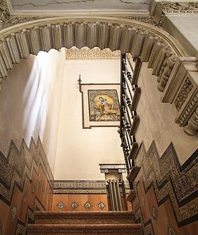 Imagen secundaria 2 - El palacio de un pueblo de Córdoba que diseñó el mismo arquitecto del hotel Alfonso XIII de Sevilla