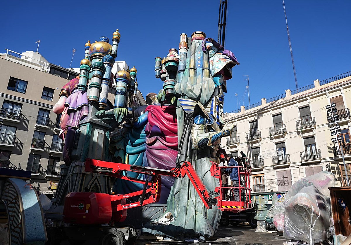 Imagen del montaje de la falla Convento Jerusalén en Valencia