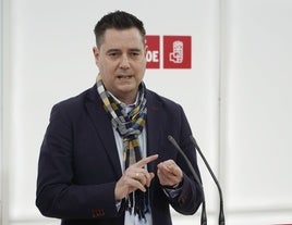 Daniel de la Rosa llama a la «movilización masiva» para defender la sanidad pública