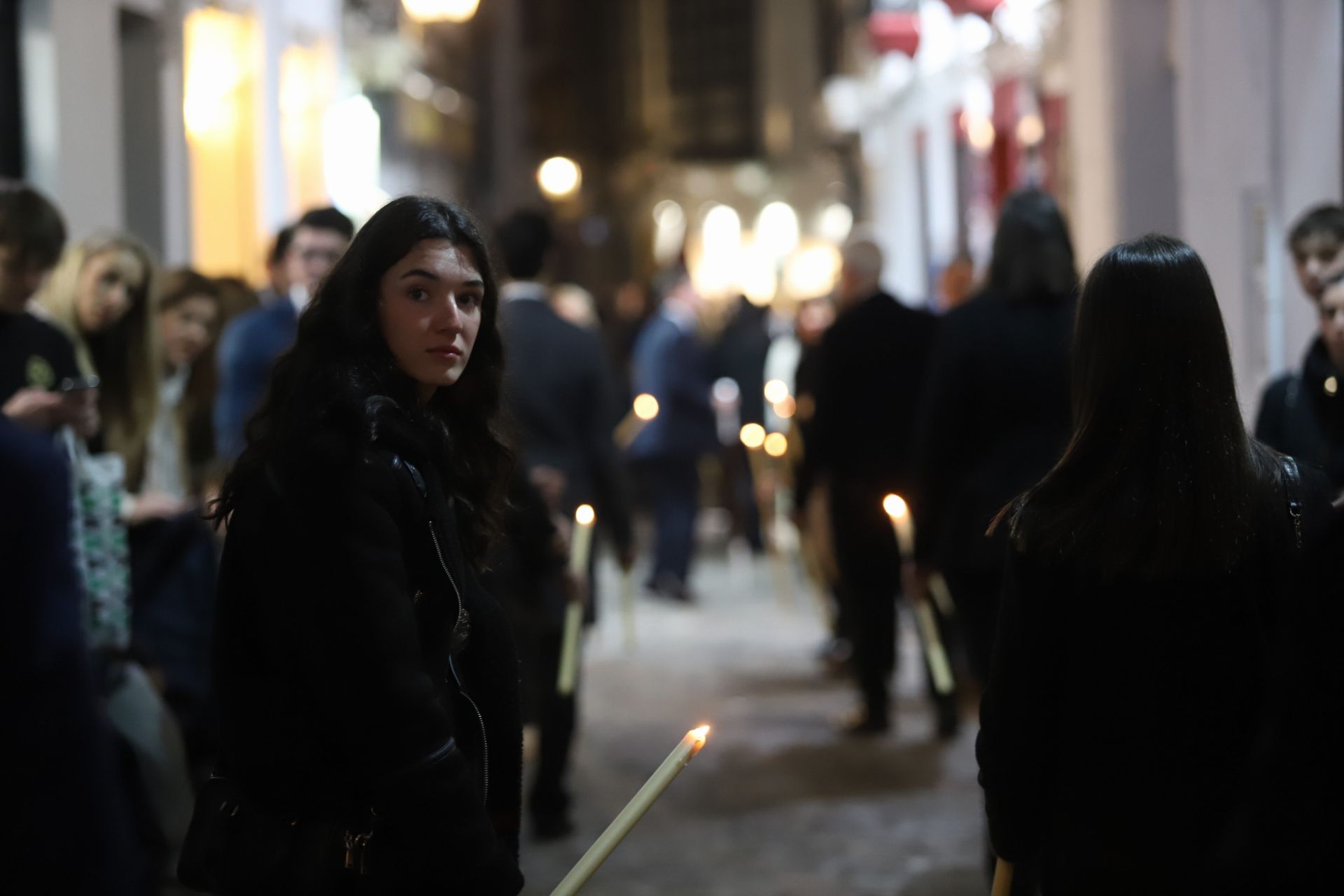 El traslado del Señor del Perdón a la Trinidad por las calles de la Judería de Córdoba, en imágenes