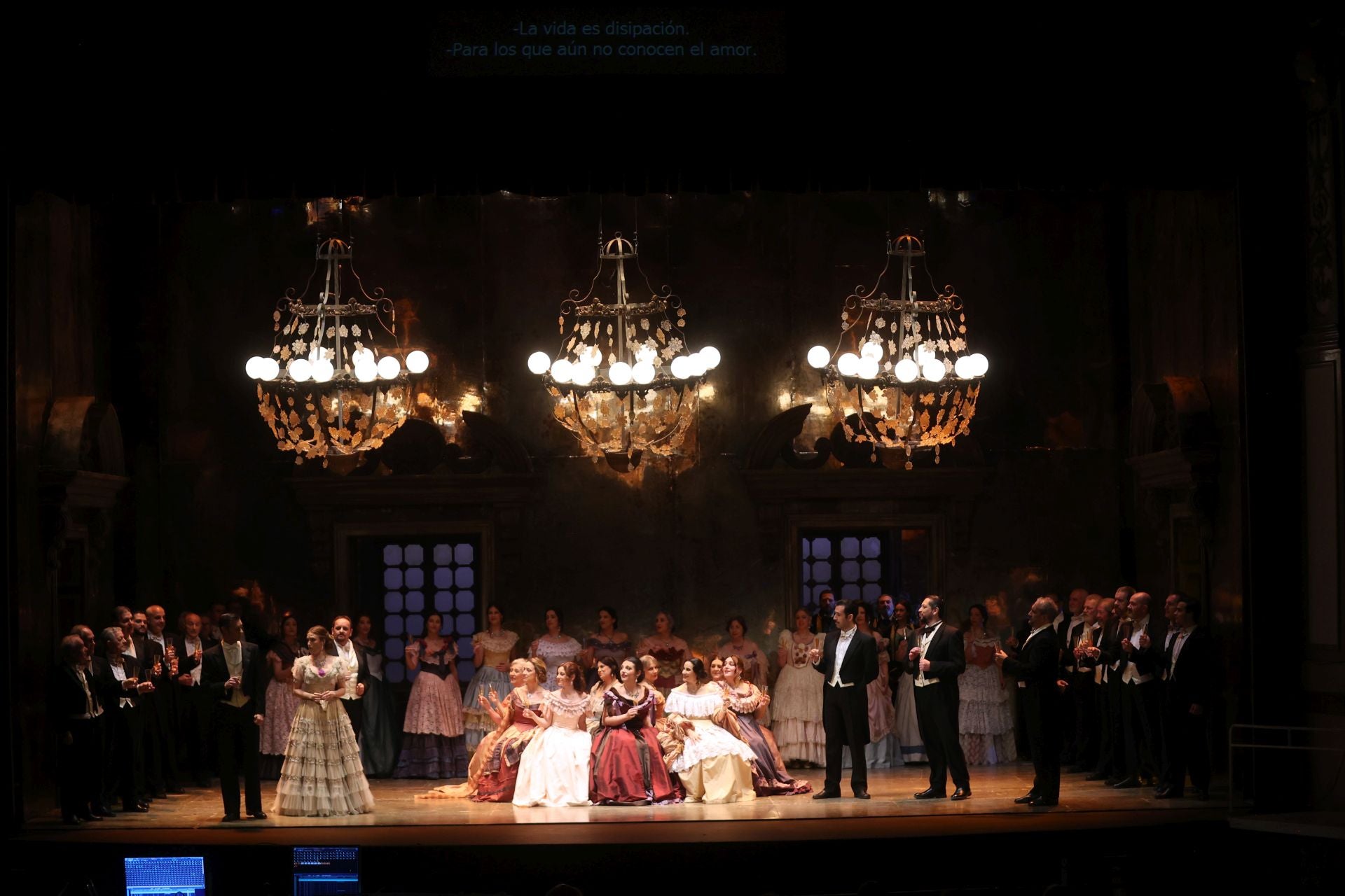 &#039;La Traviata&#039; lleva al Gran Teatro de Córdoba la ópera más clásica, en imágenes