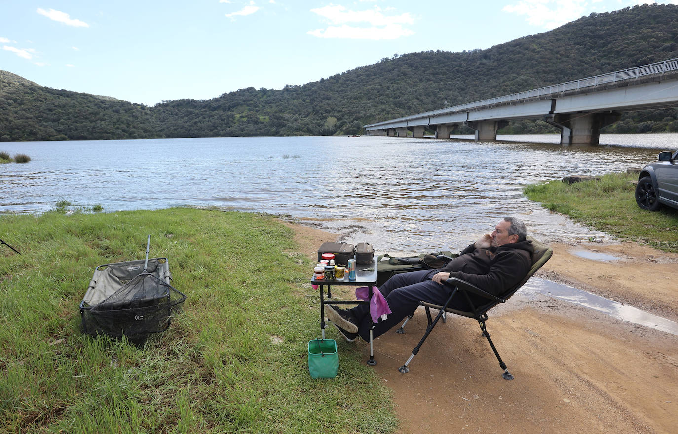 Los embalses de San Rafael de Navallana y Guadalmellato rozan el lleno absoluto, en imágenes