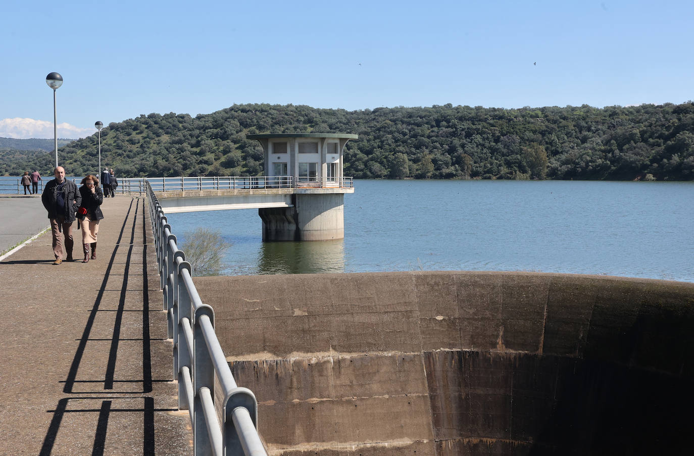 Los embalses de San Rafael de Navallana y Guadalmellato rozan el lleno absoluto, en imágenes