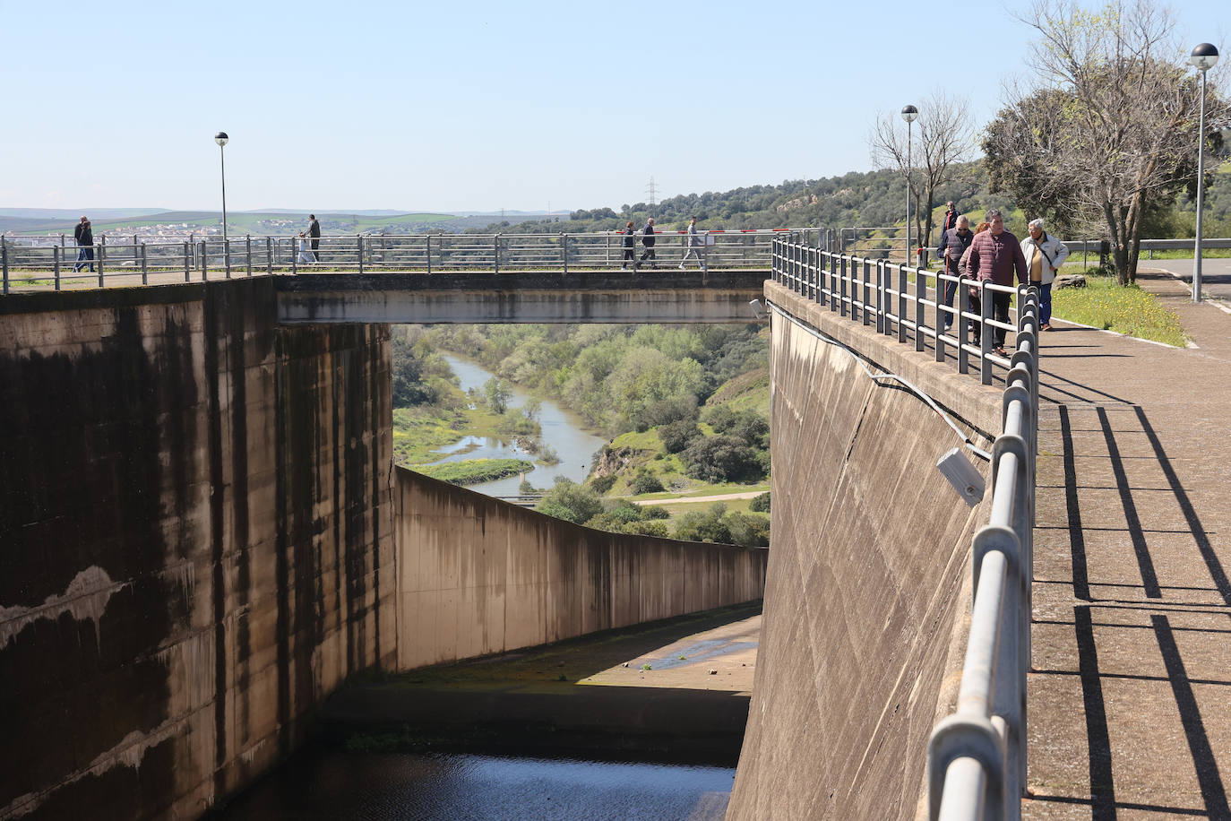 Los embalses de San Rafael de Navallana y Guadalmellato rozan el lleno absoluto, en imágenes