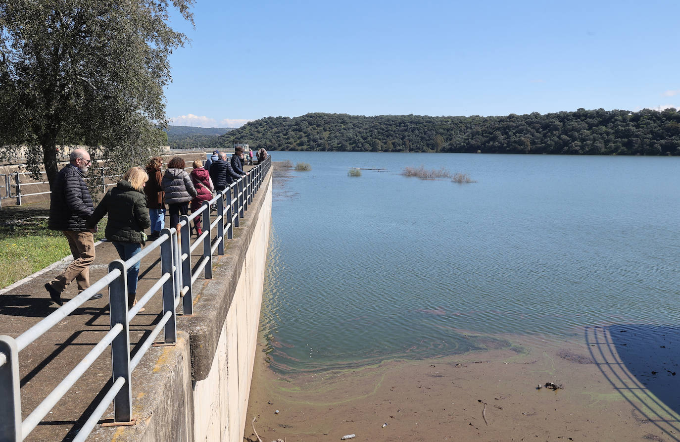 Los embalses de San Rafael de Navallana y Guadalmellato rozan el lleno absoluto, en imágenes