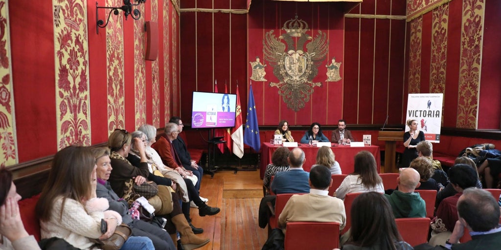 Paloma Sánchez-Garnica llega a Toledo con 'Victoria', la novela que habla de mujeres y del Berlín de Postguerra