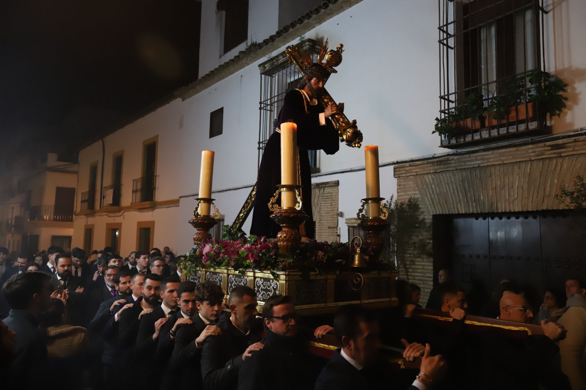 El vía crucis de Jesús de la rPasión en el Alcázar Viejo de Córdoba, en imágenes