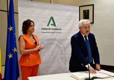 José Antonio Miranda jura el cargo como director general de Gestión Económica del SAS al inicio de la legislatura, en presencia de la exconsejera Catalina García