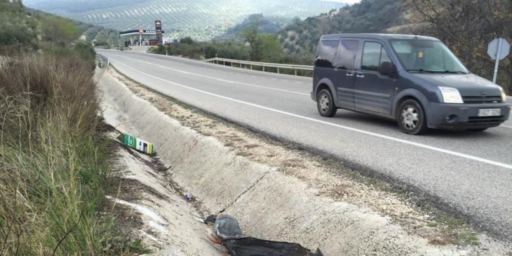 Un accidente en la A-318 entre Cabra y Doña Mencía deja cinco heridos, entre ellos un menor