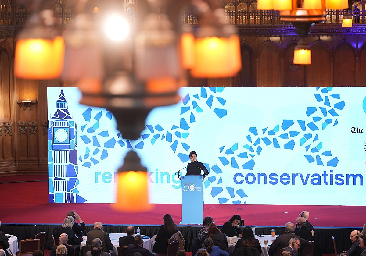 Isabel Díaz Ayuso, durante la conferencia en Londres