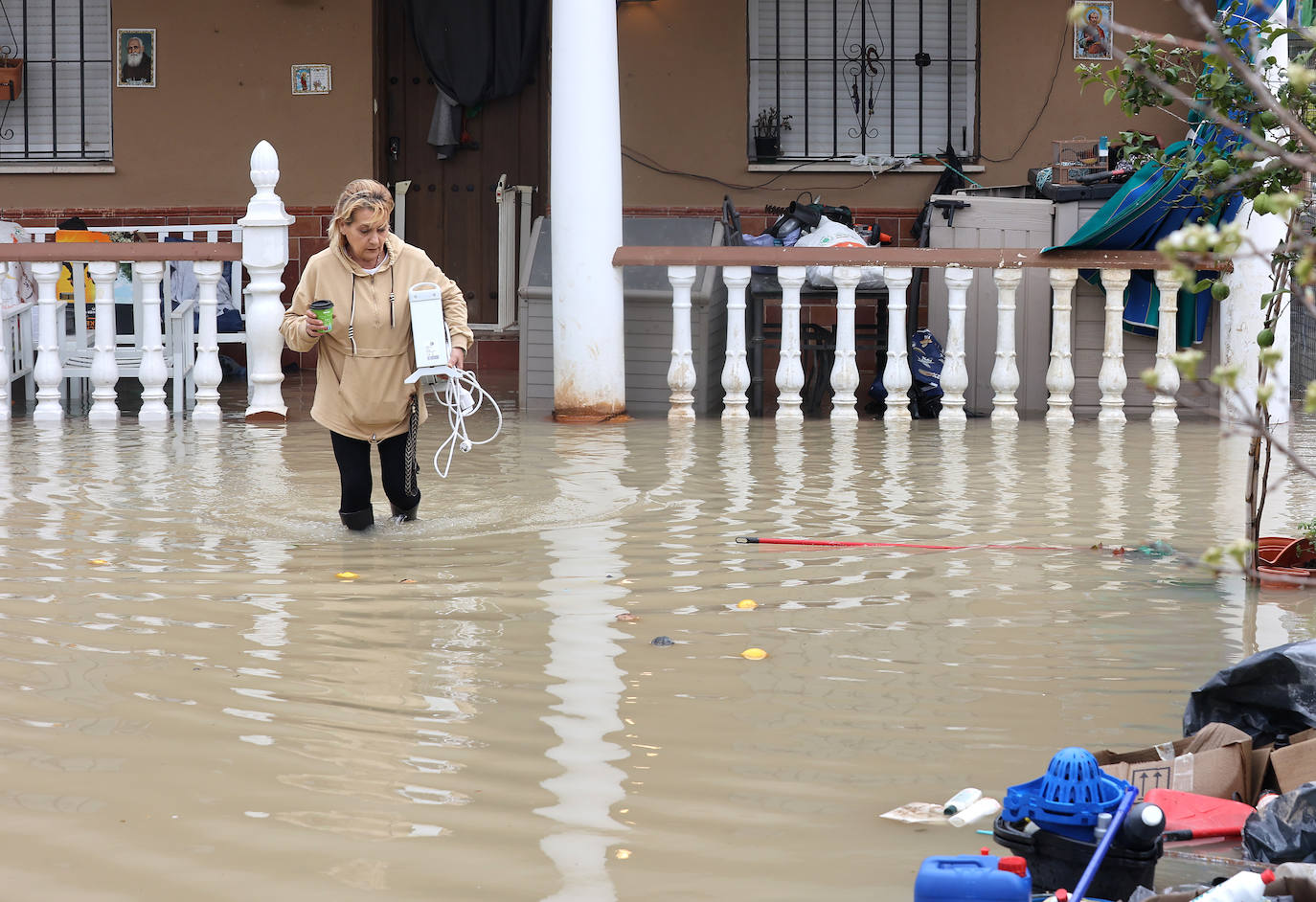 El desolador aspecto de las viviendas anegadas junto al río en Córdoba, en imágenes