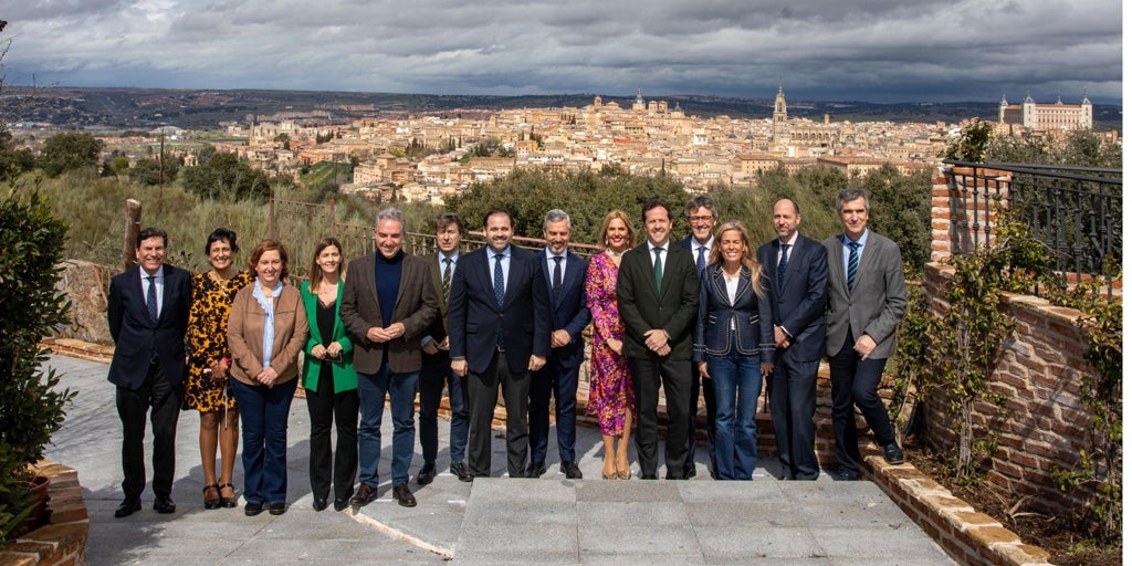 Bendodo contra Page por el «infierno fiscal» de Castilla-La Mancha