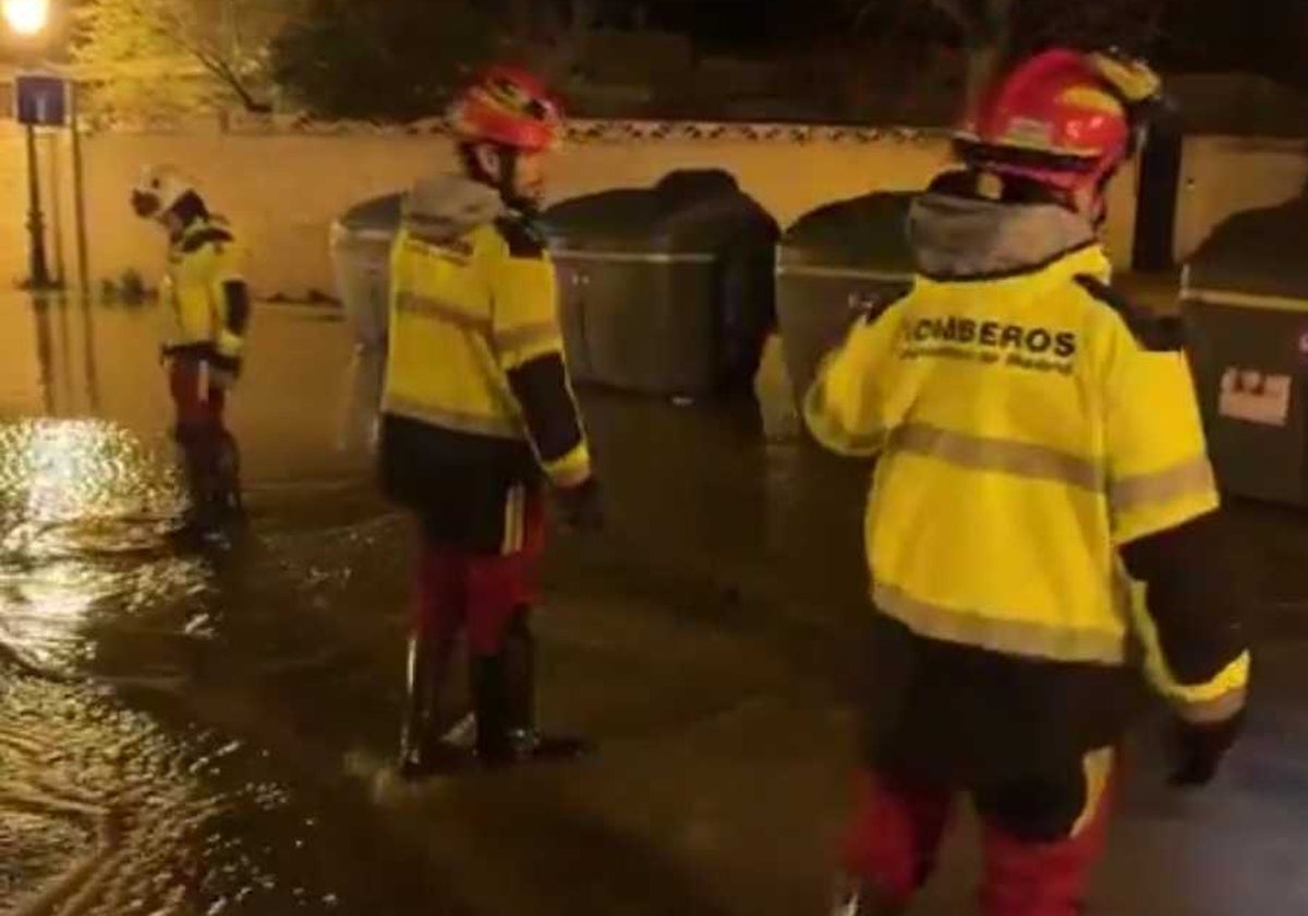 Bomberos de la Comunidad de Madrid en las inundaciones de Camarma de Esteruelas