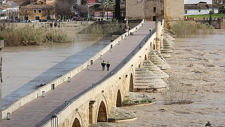 Los romanos ya lo predijeron y así construyeron el puente de Córdoba para evitar que se derrumbase con las riadas