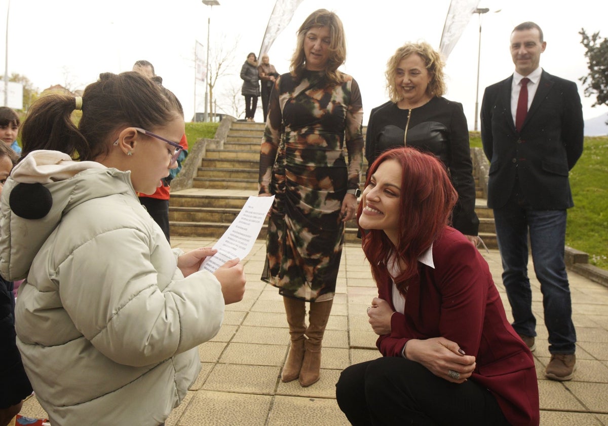 a astronauta Sara García visita el campus de Ponferrada acompañada de la rectora de la Universidad de León, Nuria González, y de la vicerrectora del campus de Ponferrada, Pilar Marqués