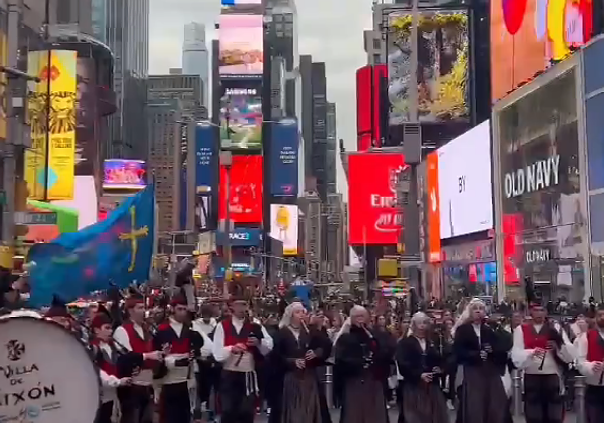 La Banda de Gaitas Villa de Xixón en Times Square