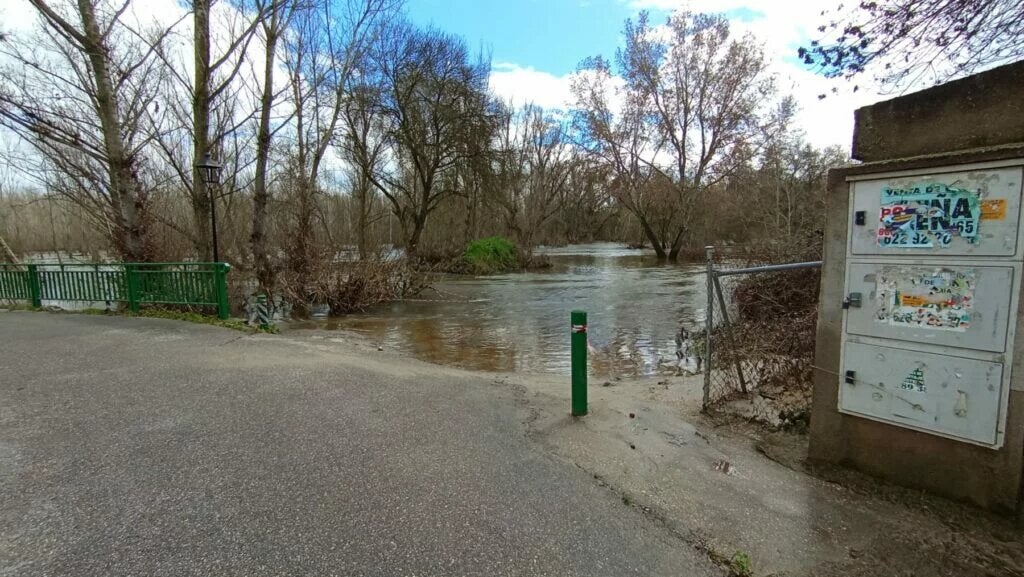 Cortes e inundaciones en carreteras de Castilla-La Mancha afectadas por los efectos de las abundantes lluvias de los últimos días