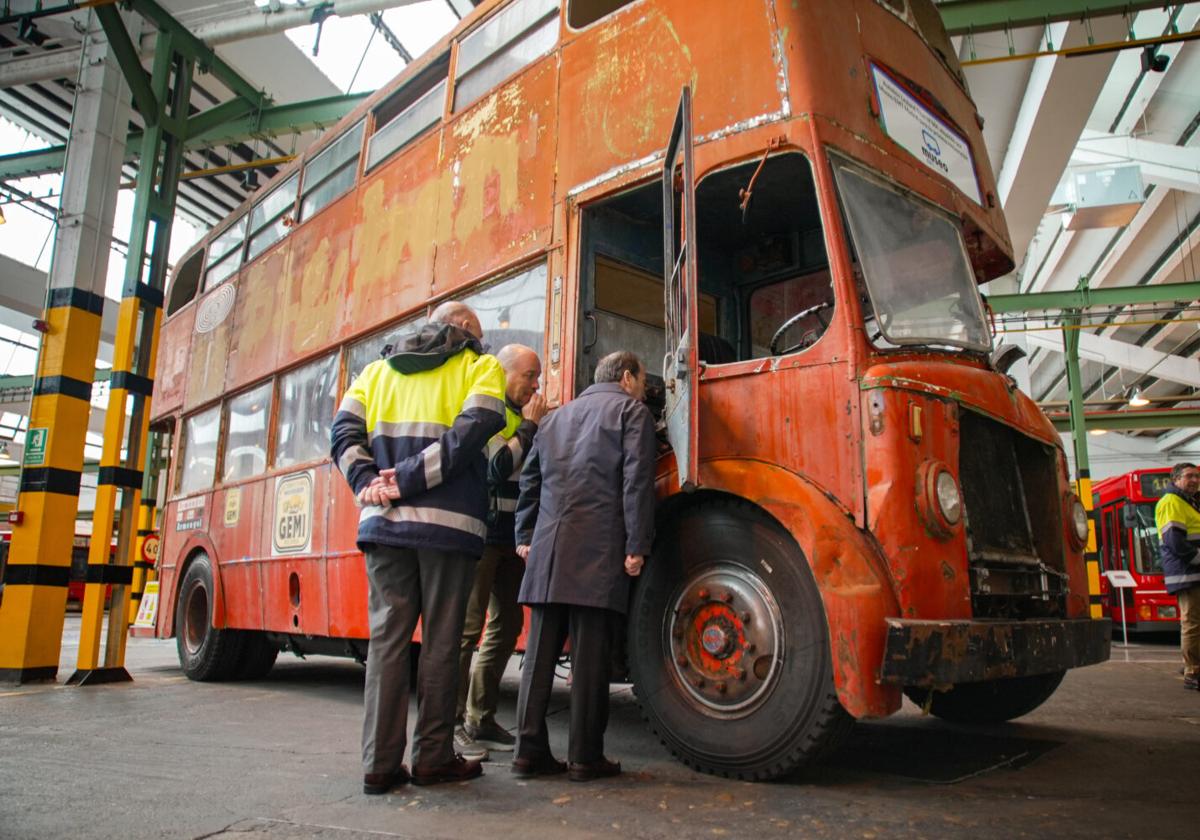 Leyland Titan OPD2/7 semiabandonado que la EMT compró en Wallapop por 15.000 euros.