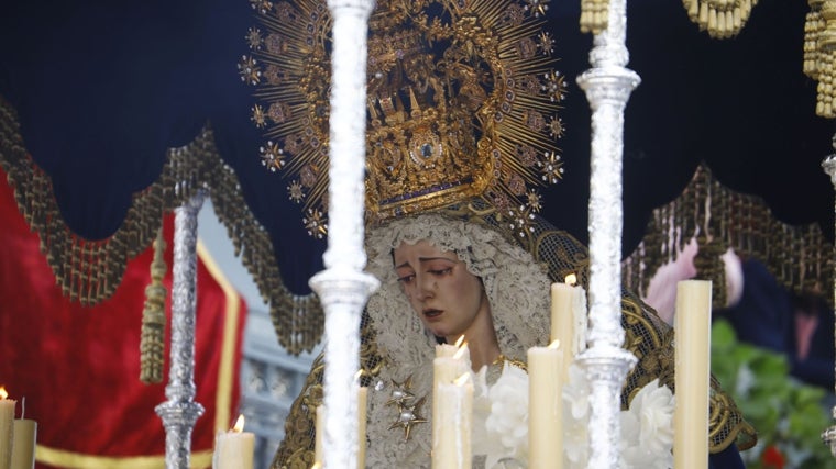 Nuestra Señora de la Estrella, en su paso de palio