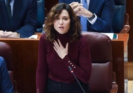 La presidenta de la Comunidad de Madrid, Isabel Díaz Ayuso, en el Pleno de la Asamblea