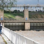 El río Guadalquivir a su paso por la presa de Alcalá del Río