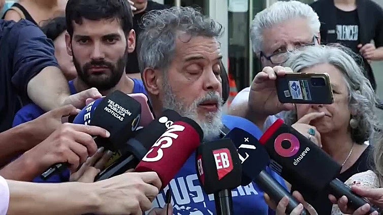 Familia del fotógrafo herido en Argentina incluirá a la ministra de Seguridad en acción legal