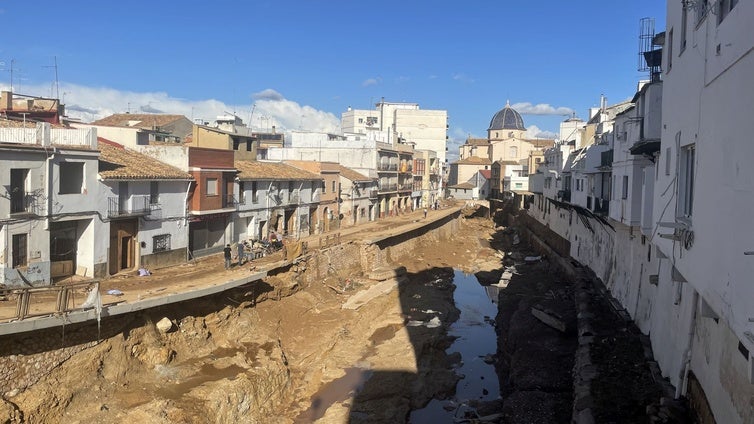 La juez asegura que la Generalitat «conocía perfectamente» que el barranco de Chiva se había desbordado tres horas antes de la alerta