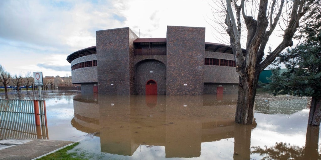 El Ayuntamiento de Ávila declara el estado de emergencia ante las inundaciones «de gran magnitud» que registra la ciudad