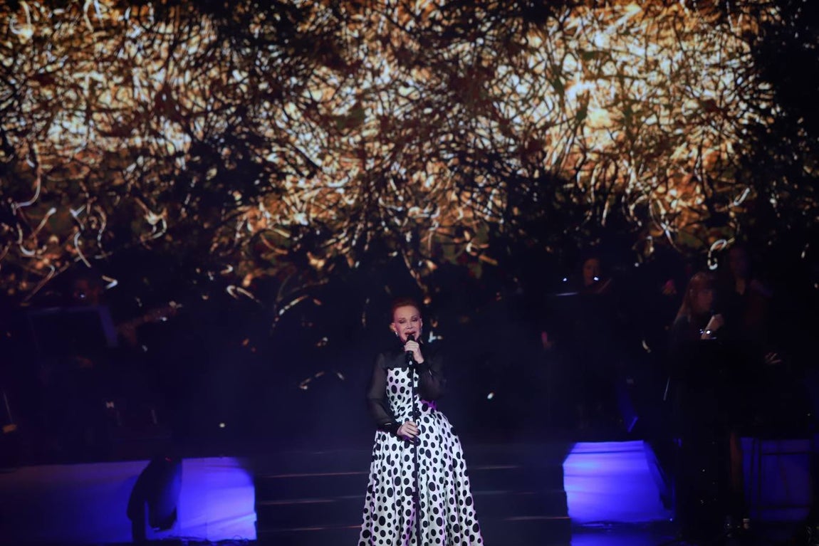 El emocionante concierto de Paloma San Basilio en Córdoba, en imágenes