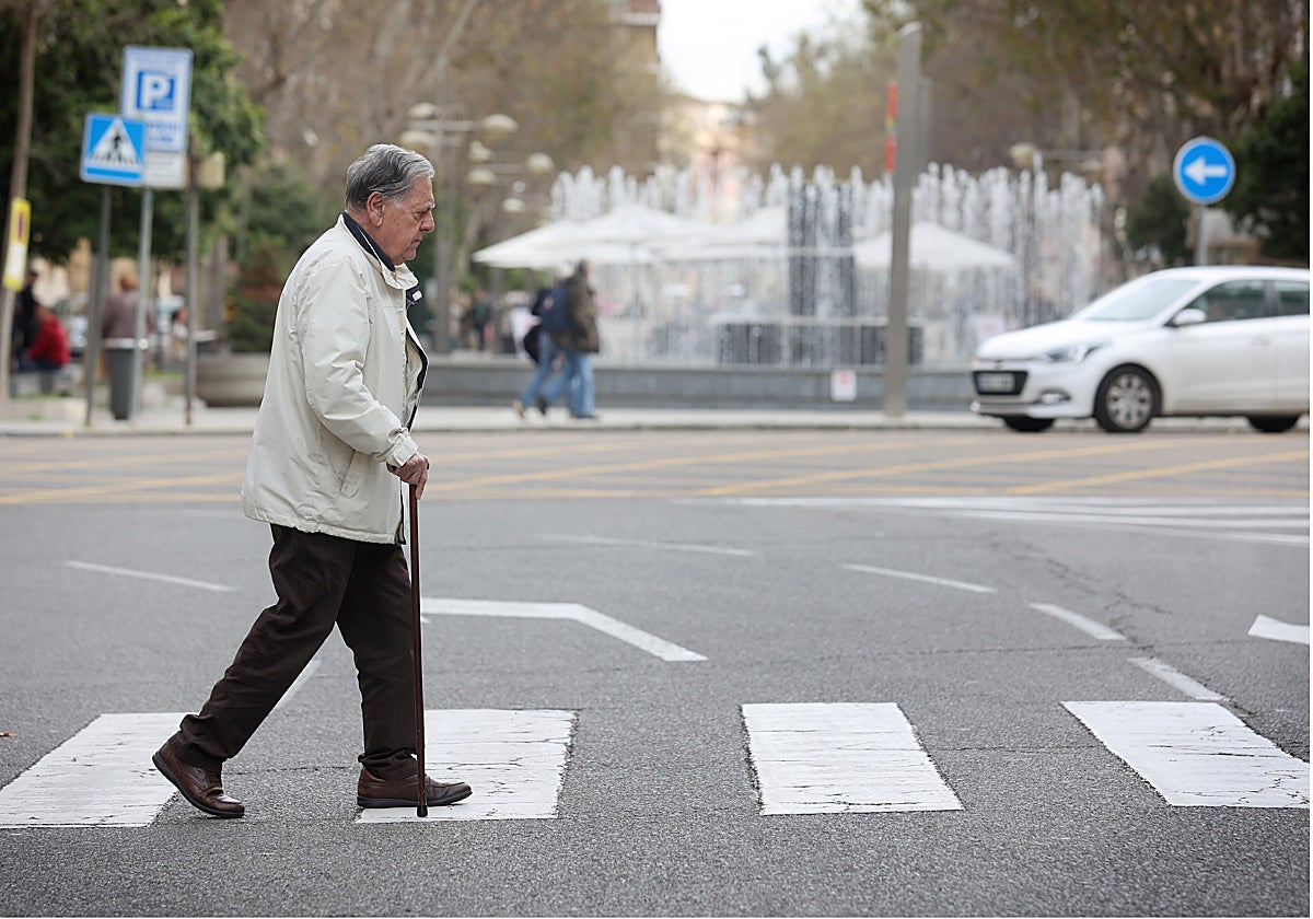 El arquitecto, en un paso de peatones de Gran Capitán