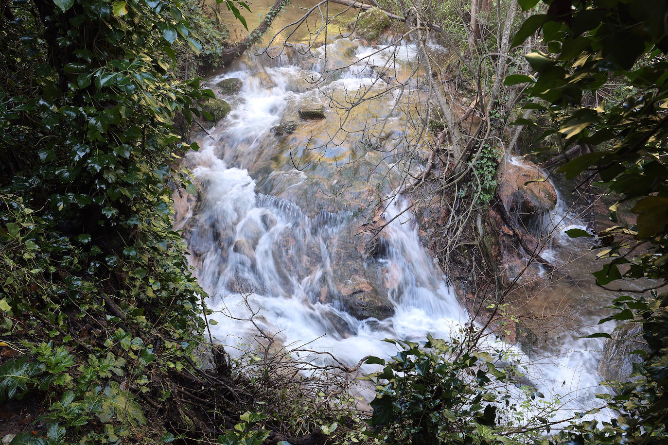 El inusual estado de los Baños de Popea tras las lluvias, en imágenes