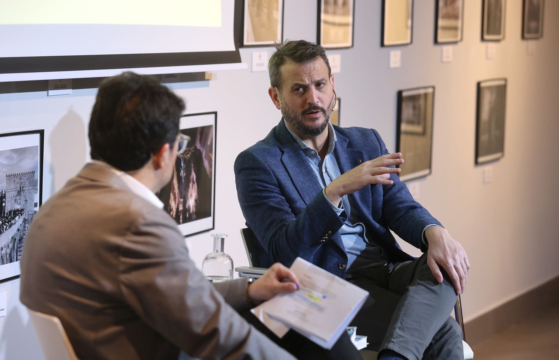 La charla de Juan Fernández-Miranda en Córdoba sobre la Transición, en imágenes