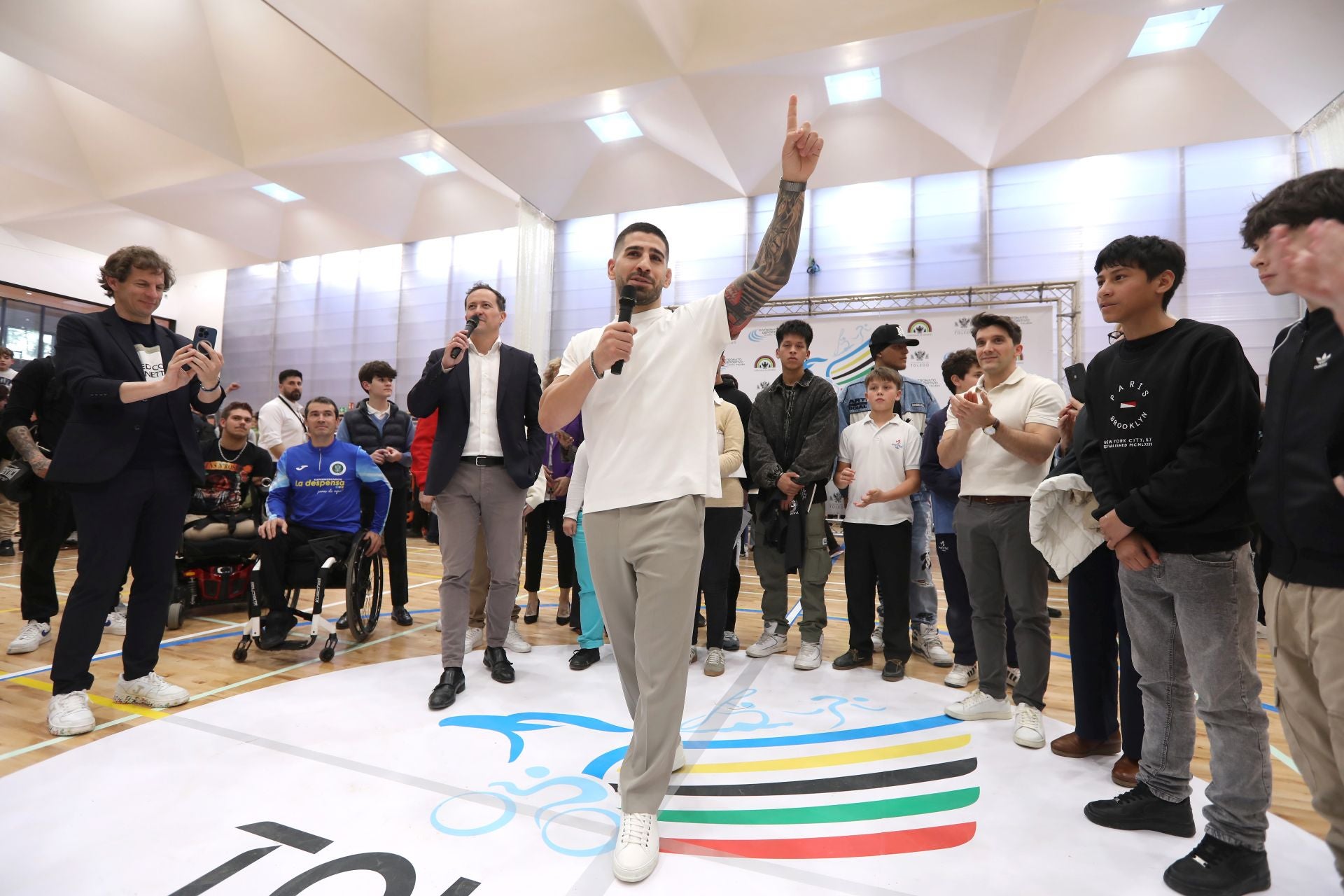 Las imágenes de la inolvidable visita de Ilia Topuria a Toledo