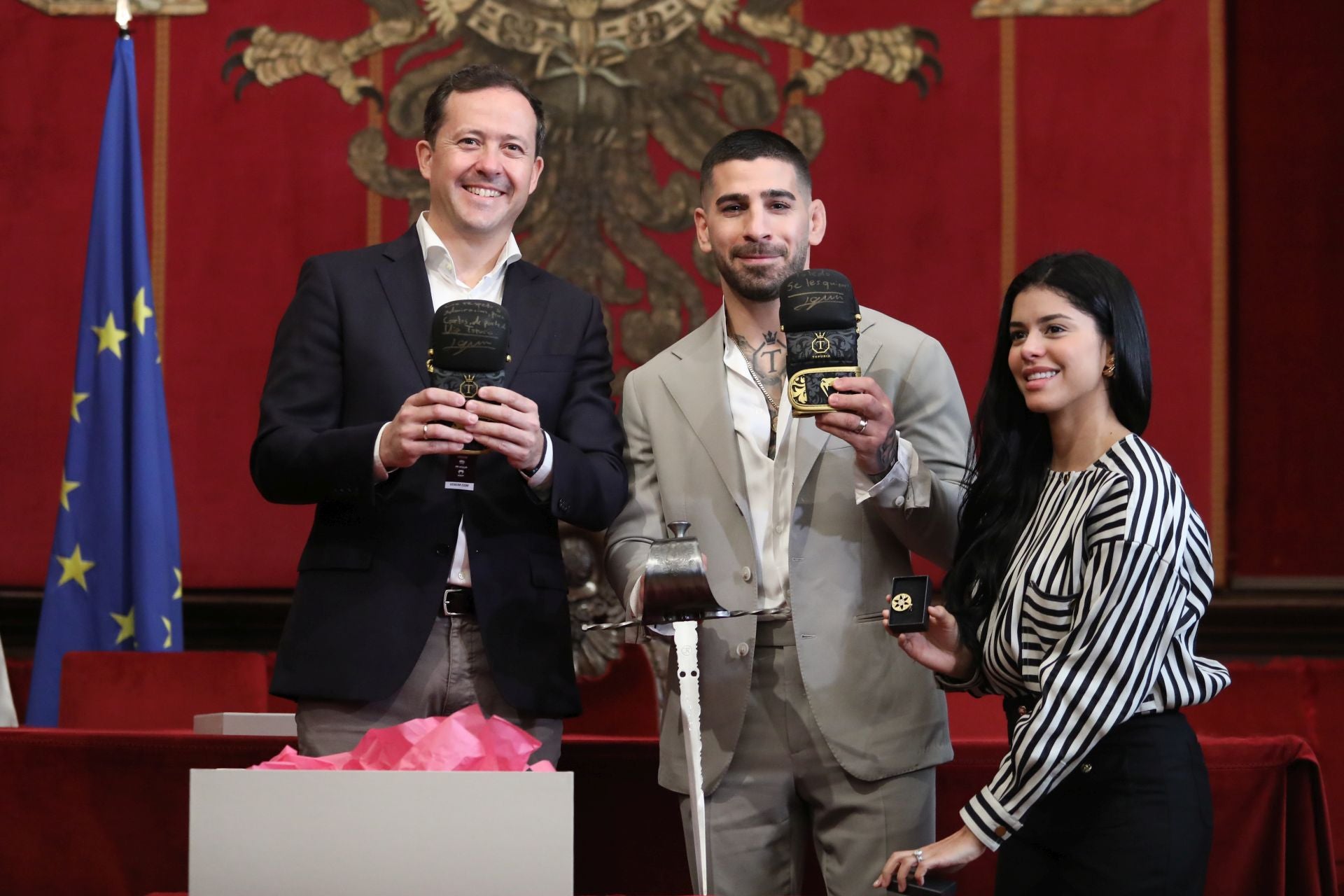 Las imágenes de la inolvidable visita de Ilia Topuria a Toledo