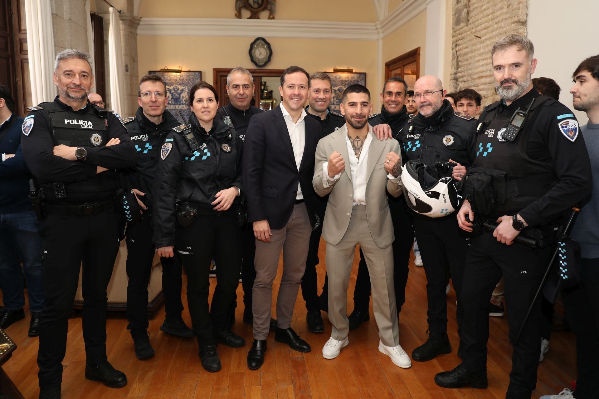 Las imágenes de la inolvidable visita de Ilia Topuria a Toledo