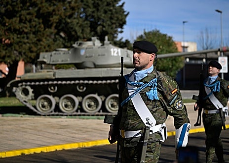 Imagen secundaria 1 - El Rey, con autoridades civiles y militares, este martes 25 de marzo en Zaragoza