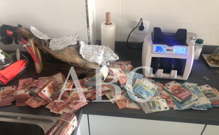 Imagen principal - El exjefe de la UDEF y su socio tenían una cuenta en Irlanda con 25 millones de dólares en moneda convencional y virtual
