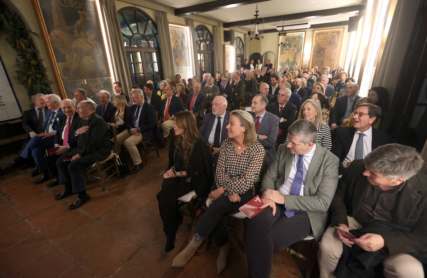 La emotiva entrega de la Veleta de Plata a Rafael Córdoba, de Pérez Barquero, en imágenes