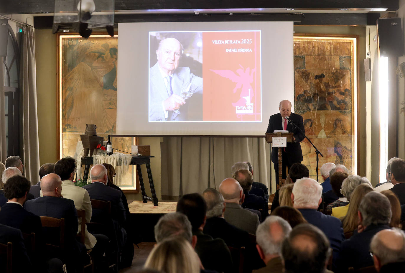 La emotiva entrega de la Veleta de Plata a Rafael Córdoba, de Pérez Barquero, en imágenes