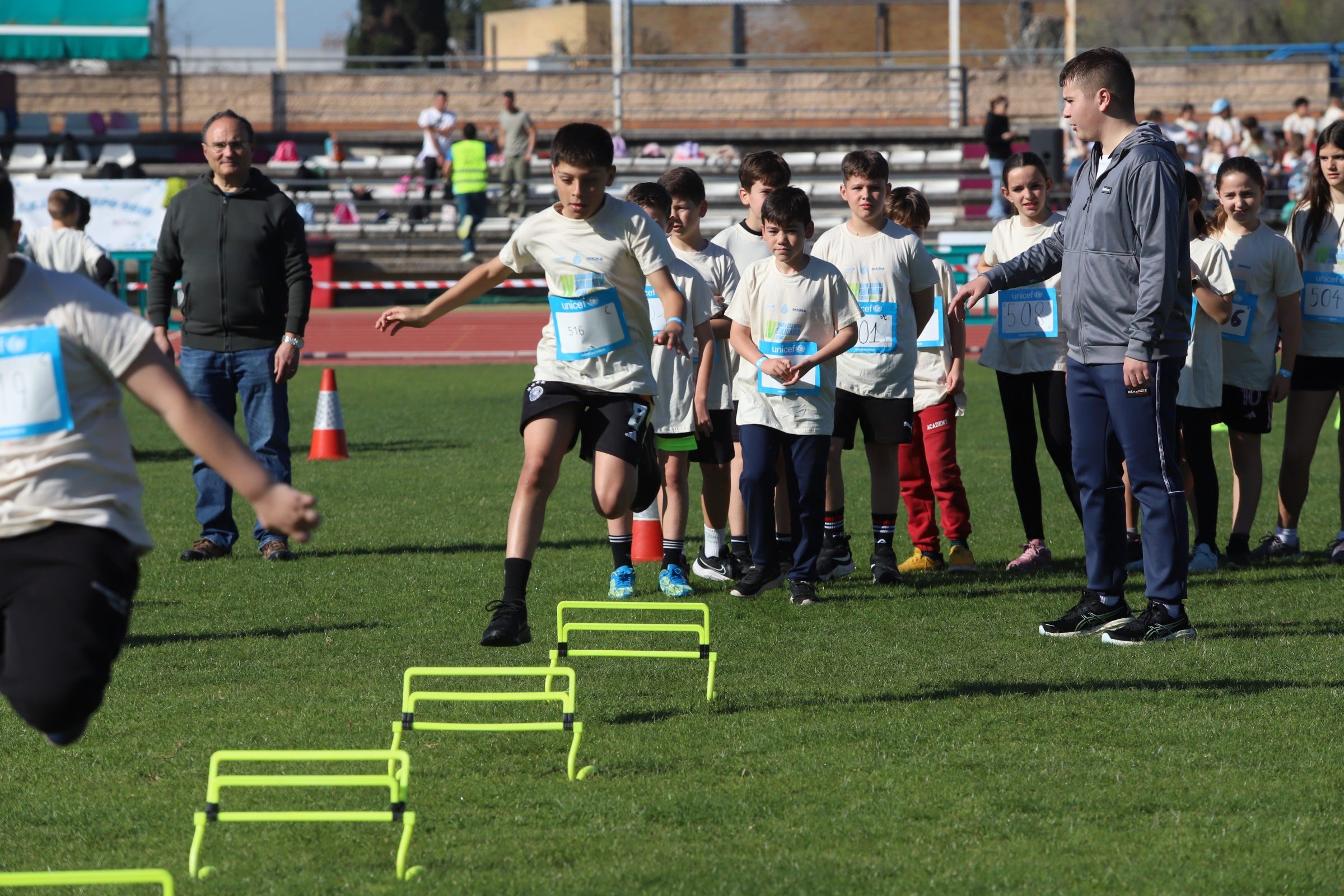 La gran y más joven &#039;Carrera Solidaria Gotas&#039; de Córdoba, en imágenes