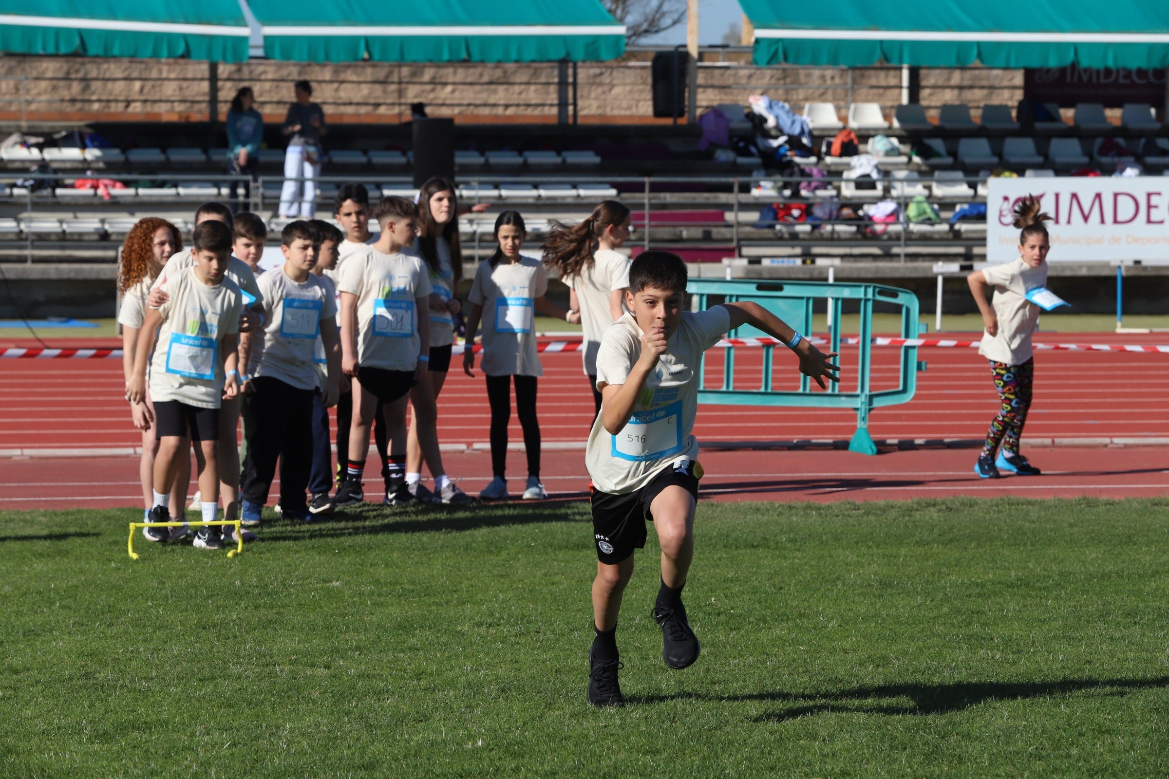 La gran y más joven &#039;Carrera Solidaria Gotas&#039; de Córdoba, en imágenes