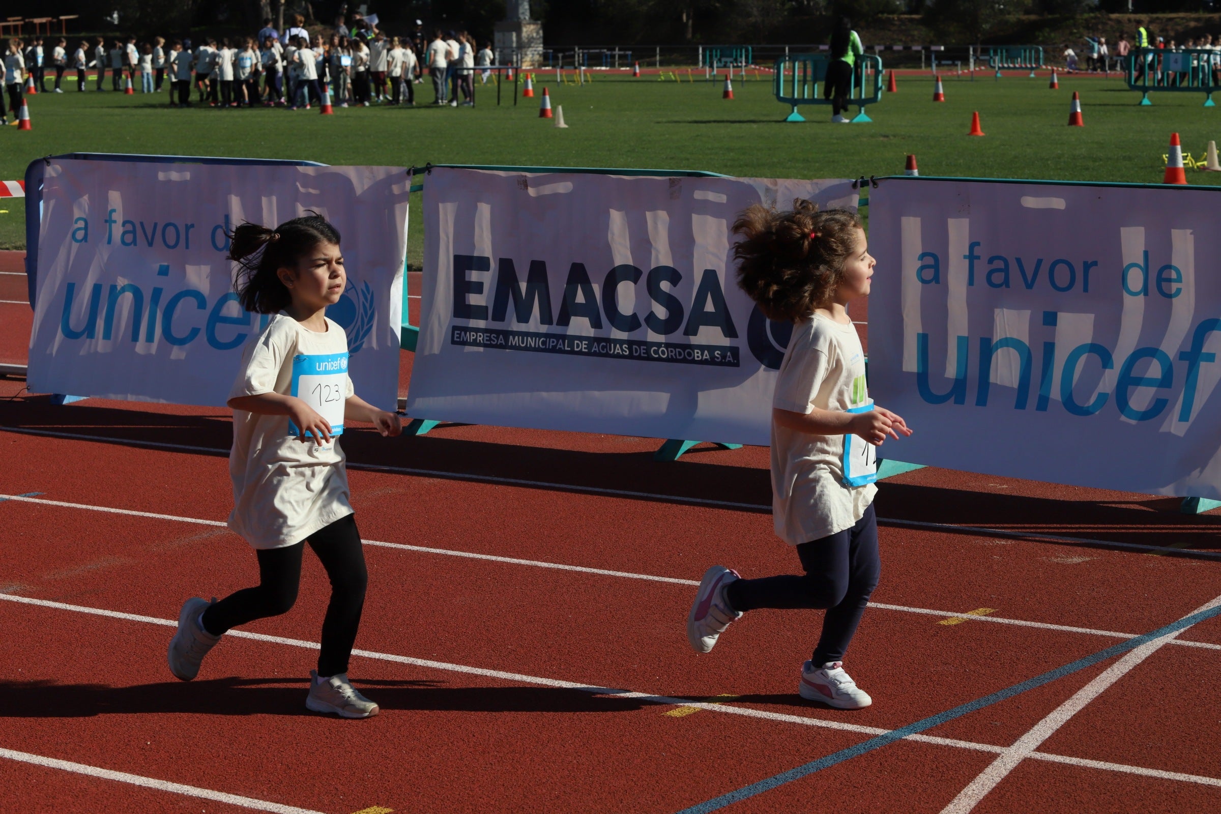 La gran y más joven &#039;Carrera Solidaria Gotas&#039; de Córdoba, en imágenes