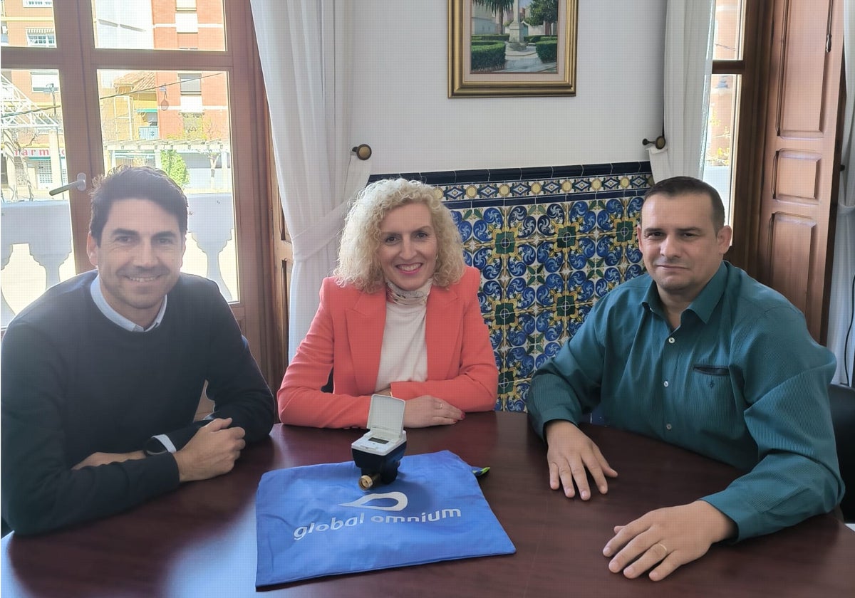 Imagen del encuentro entre la alcaldesa de Meliana y Global Omnium